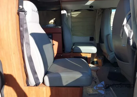 2010 Chevrolet Express 2500 Work Van z USA, uszkodzony, nr VIN 1GCZGFBA0A1165182